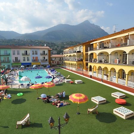 Giardino Dei Colori Dianella Appartamenti Pool Relax &Family Friendly Toscolano Maderno Rum bild